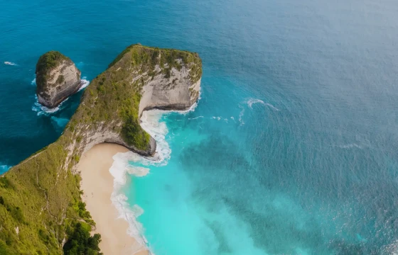 Visit Iconic Kelingking Cliff